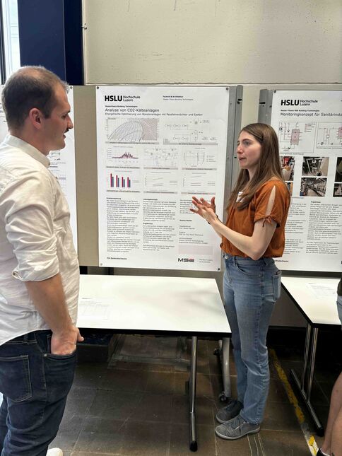 Jessica ist überzeugt, dass CO2-Kälteanlagen im Bereich der Lebensmittelkühlung zukünftig weiter an Bedeutung gewinnen werden. (Foto: Daniela Hochradl)